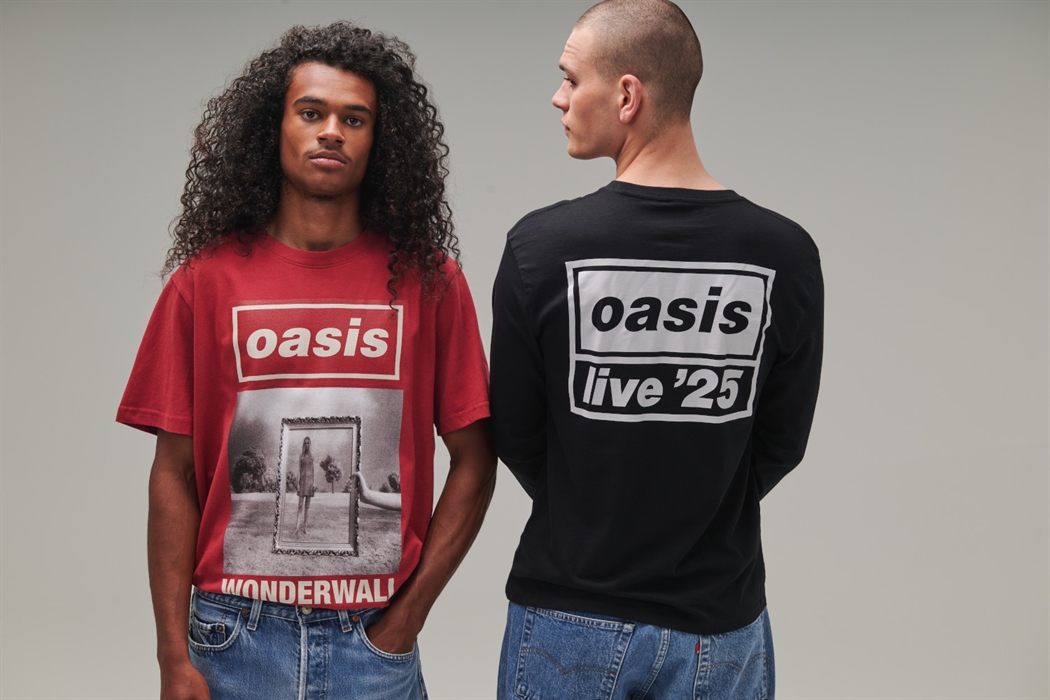 ManchesterCity×Oasis up in the skyハーランド Manchester City x Oasis Up in the Sky T-Shirt | Official Man